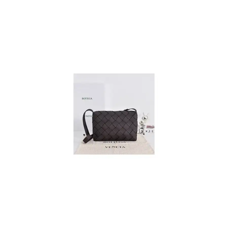 Bottega Veneta black leather crossbody bag catalog photo