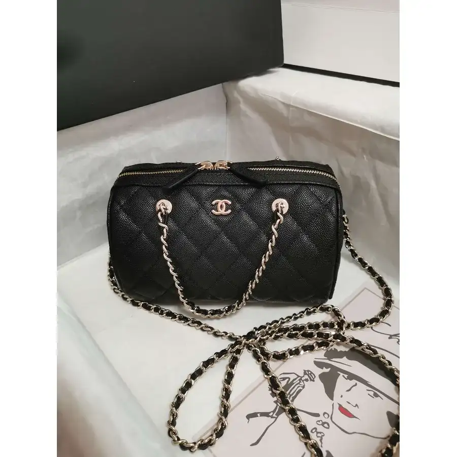 Chanel black caviar-grained leather crossbody bag catalog photo