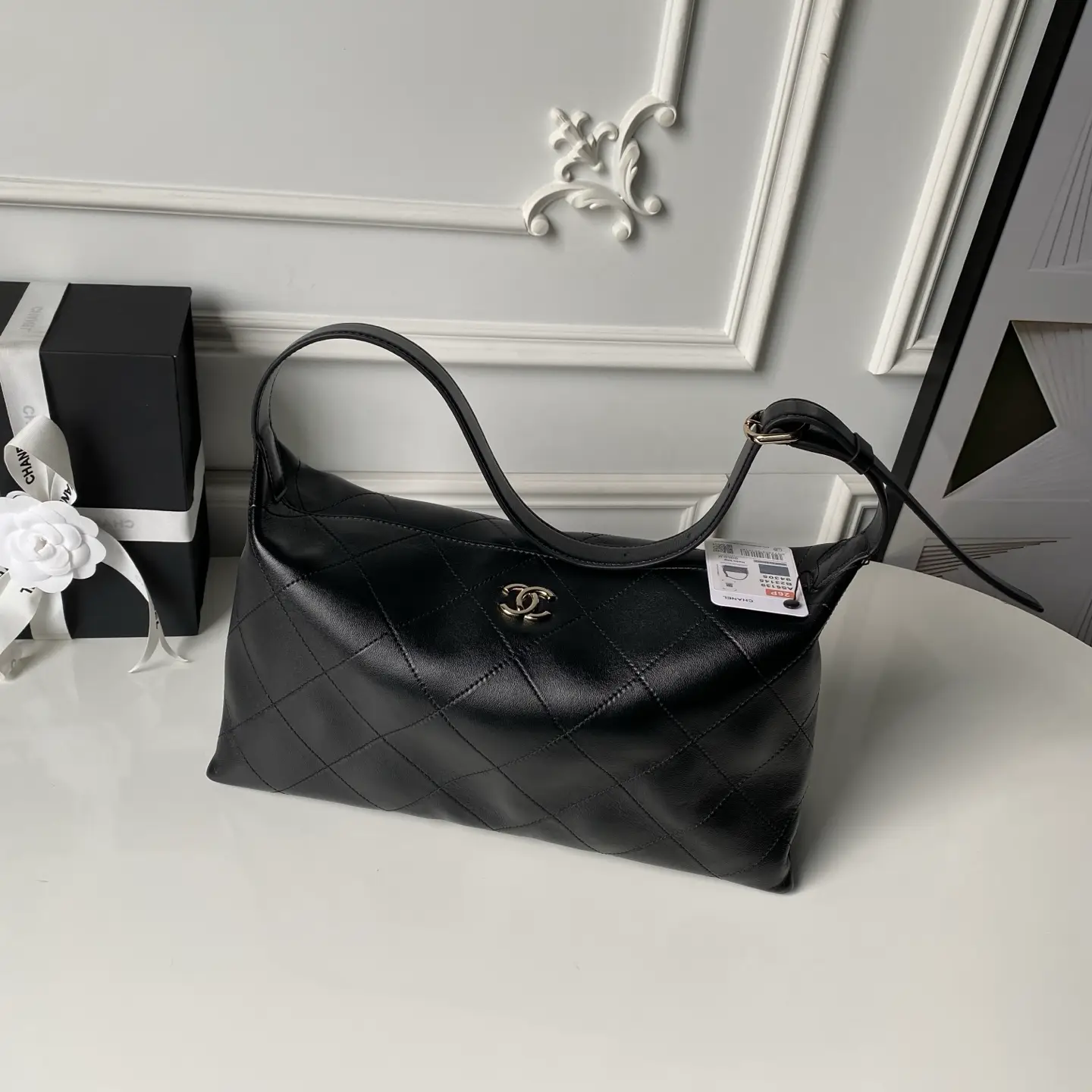 Chanel black calfskin shoulder bag catalog photo