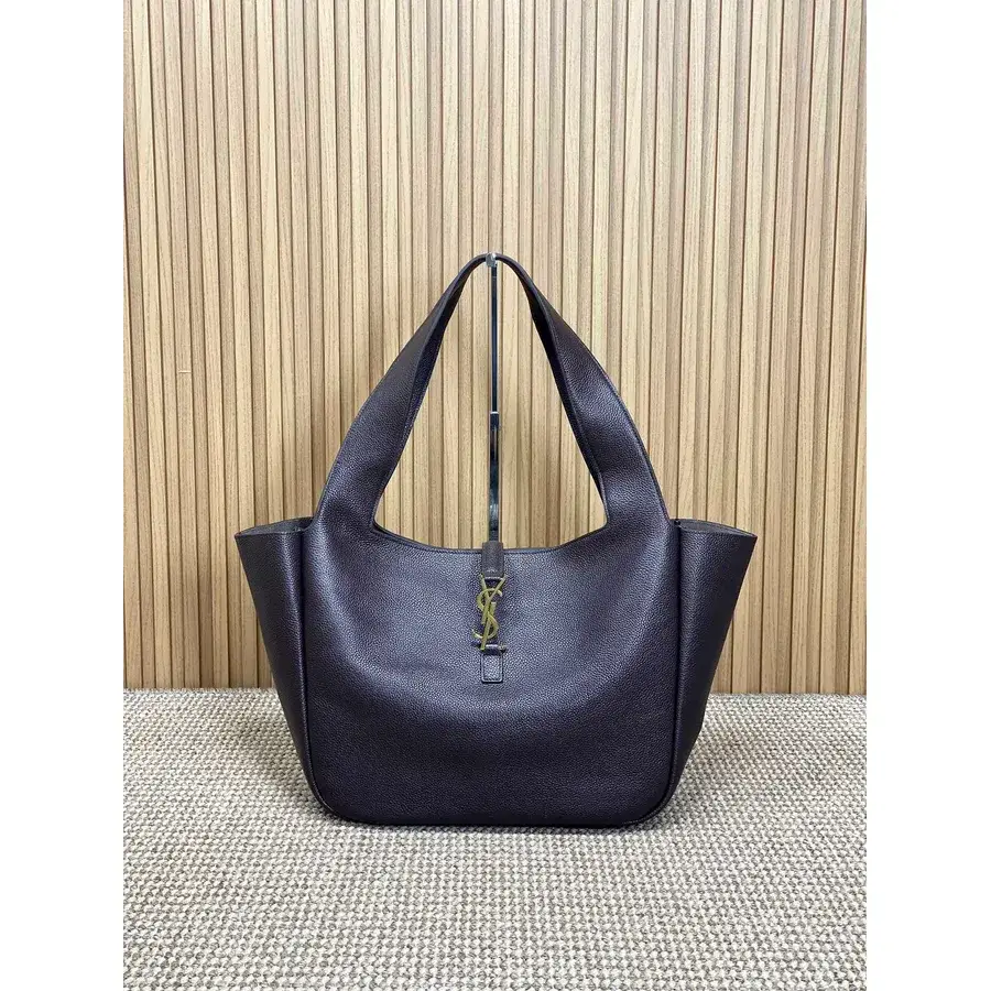 Saint Laurent black leather shoulder bag catalog photo