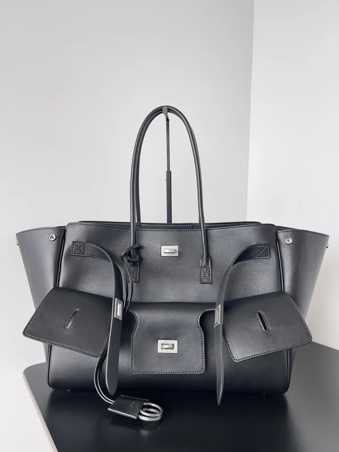 Balenciaga tote bag in black leather with silver-tone hardware and two short top handles