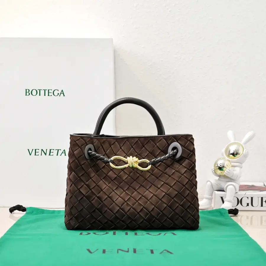 Bottega Veneta brown leather tote bag catalog photo