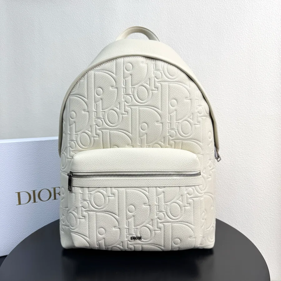 Rucsac de călătorie Dior din piele de vițel crem cu feronerie argintie și bretele reglabile