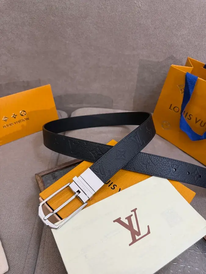 Louis Vuitton black leather belt catalog photo