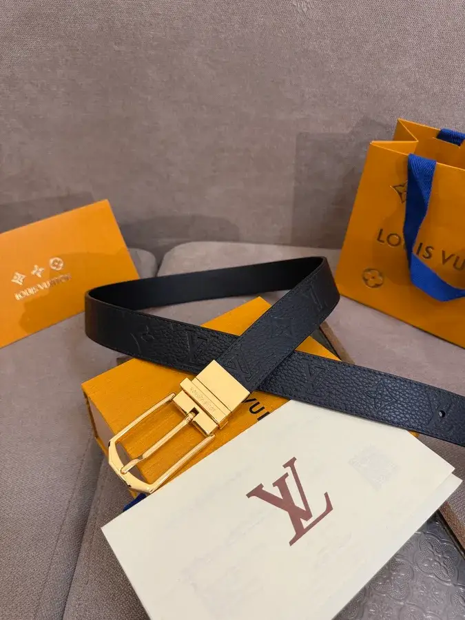 Louis Vuitton black leather belt catalog photo