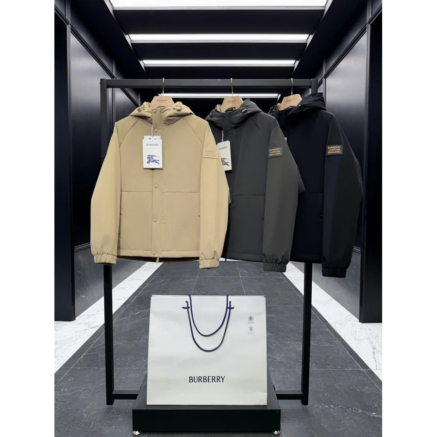 Burberry garment — ref 829336