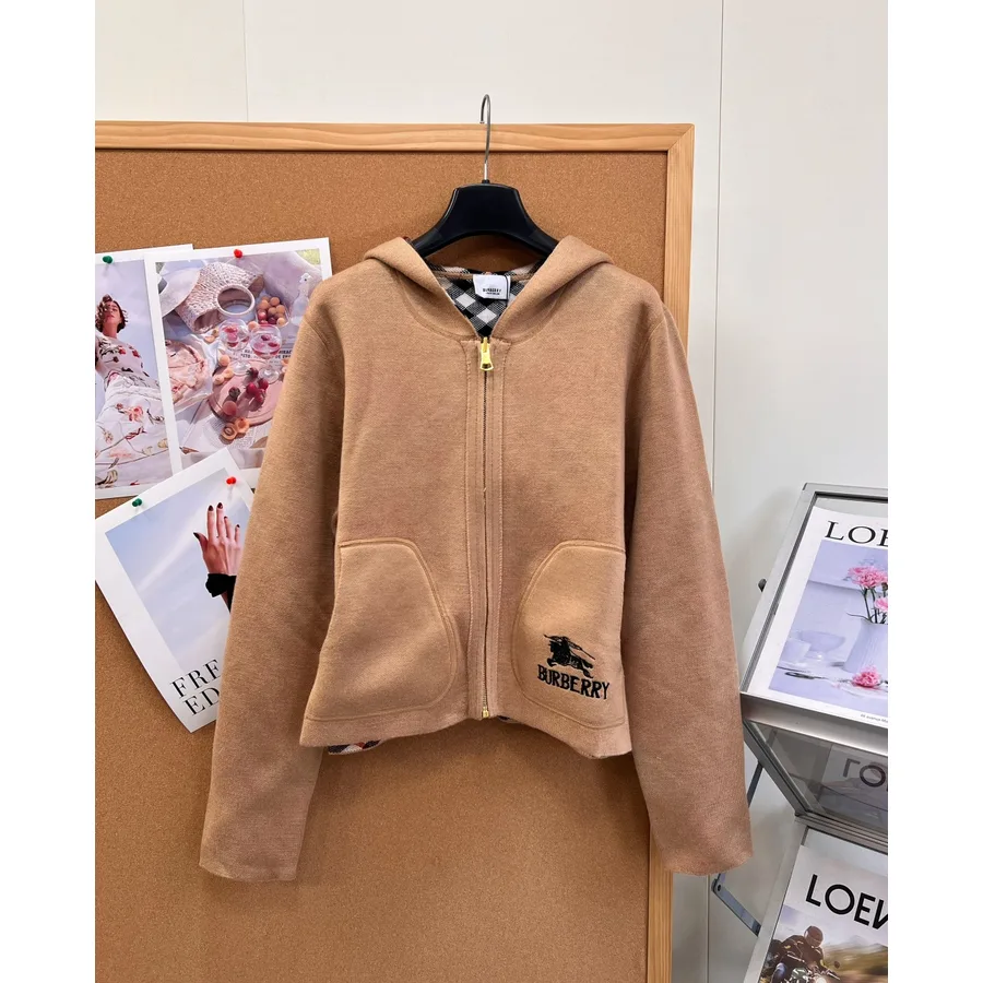 Burberry caramel garment — ref 830095