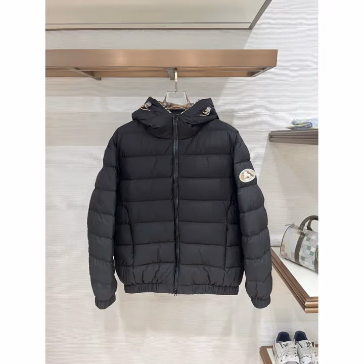 Burberry black down jacket — ref 824771