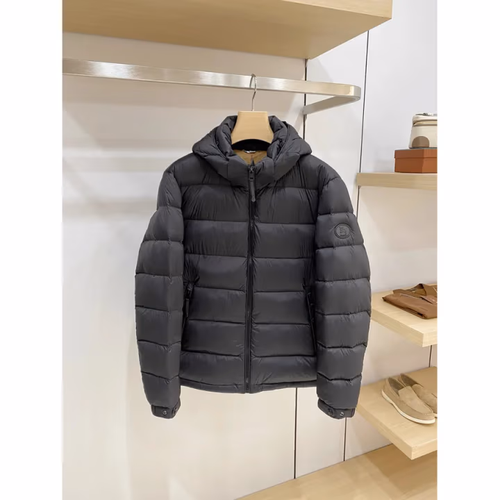 Burberry black down jacket — ref 824837