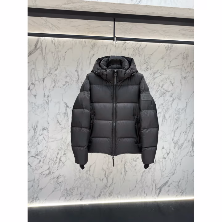 Burberry black down jacket — ref 824975
