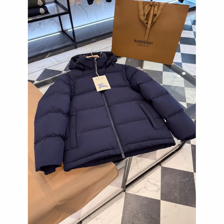 Burberry navy down jacket — ref 832365