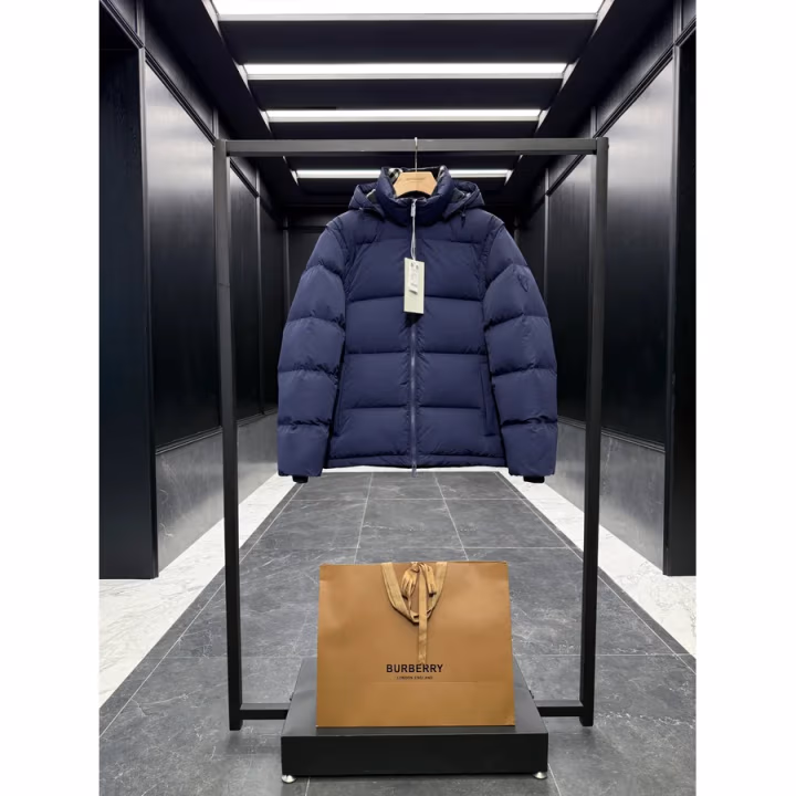 Burberry navy down jacket — ref 832363