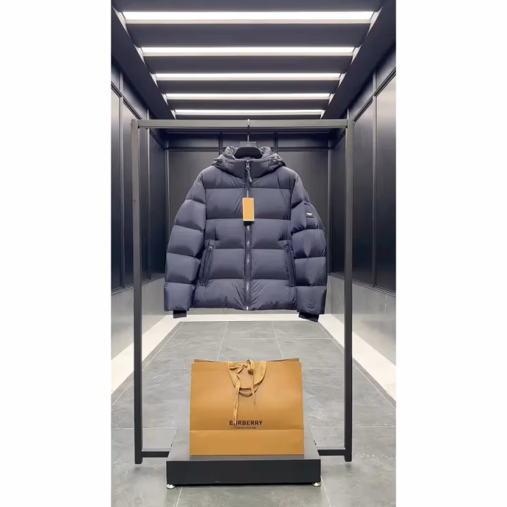 Burberry navy down jacket — ref 838942