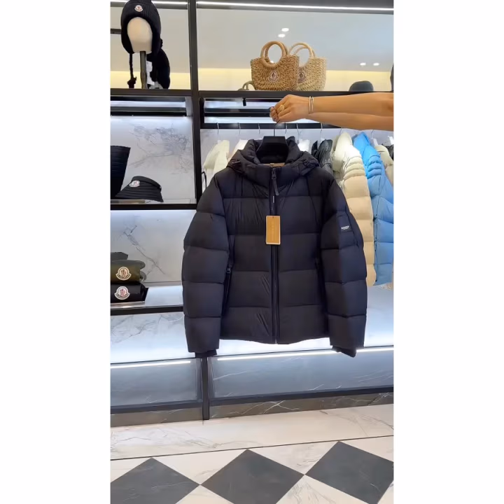 Burberry navy down jacket — ref 838944