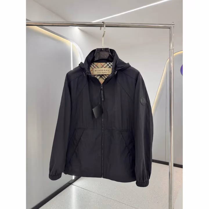 Burberry black jacket — ref 832093