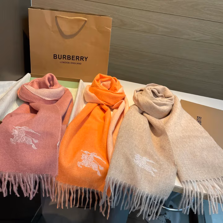Burberry cream scarf — ref 844982