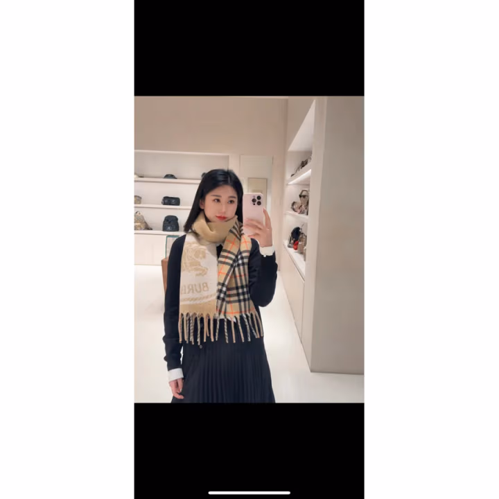 Burberry cream scarf — ref 844968
