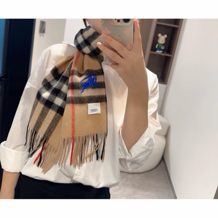 Burberry cream scarf — ref 844973