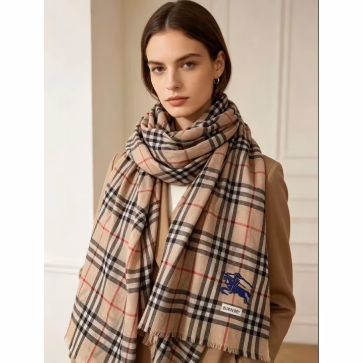 Burberry cream scarf — ref 844976