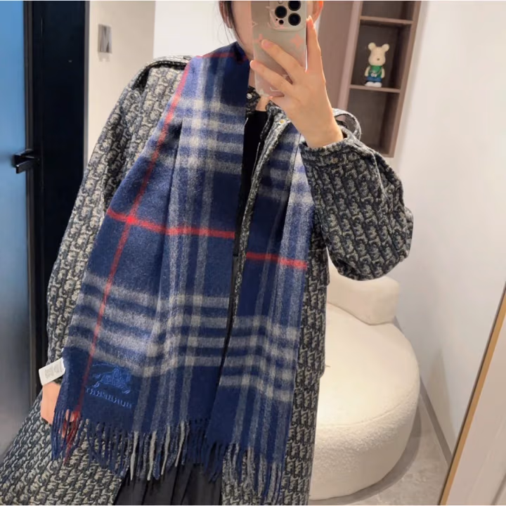 Burberry navy scarf — ref 844981