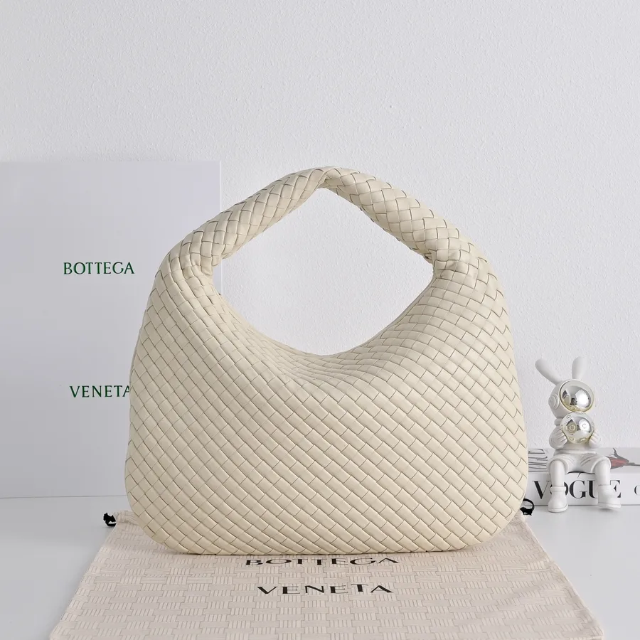 Bottega Veneta cream shoulder bag — ref 785602