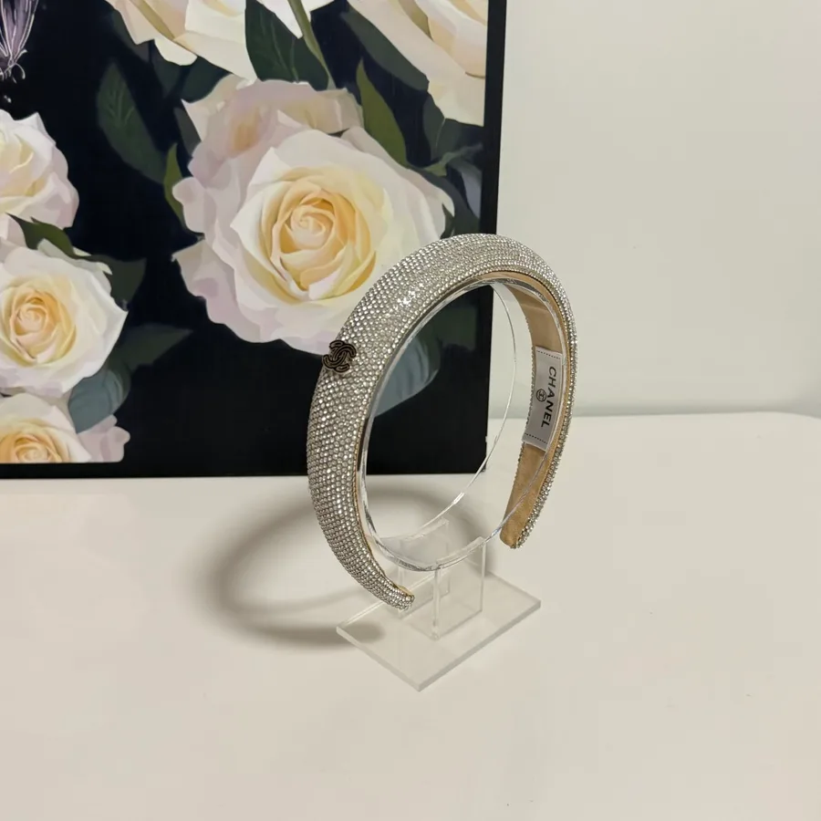 Chanel silver accessory — ref 792762