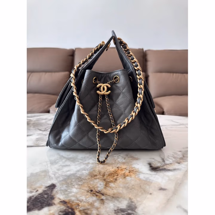Chanel black bucket bag — ref 823755