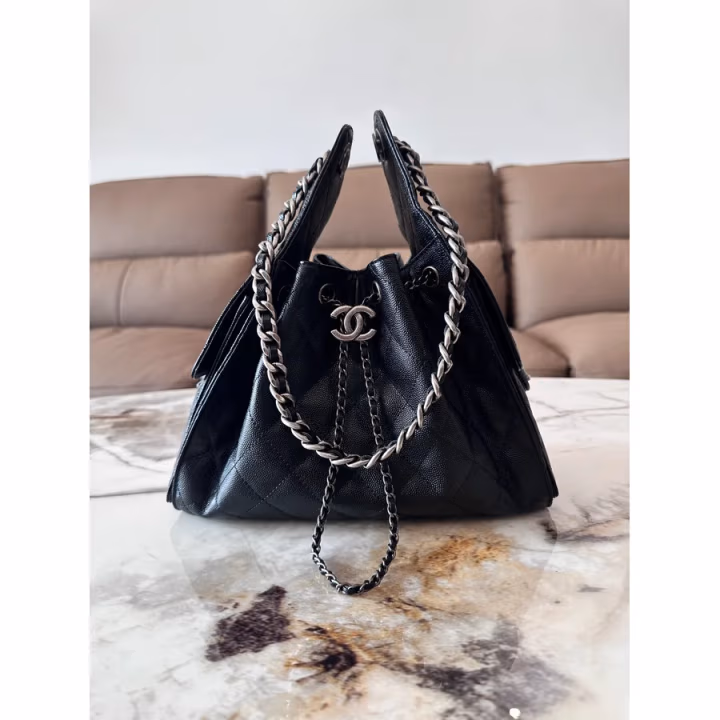 Chanel black bucket bag — ref 823758