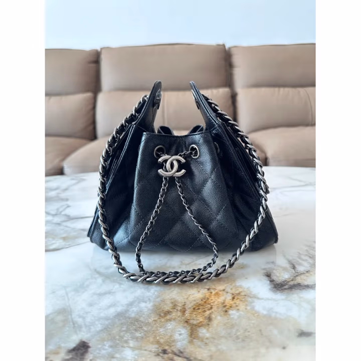 Chanel black bucket bag — ref 823759