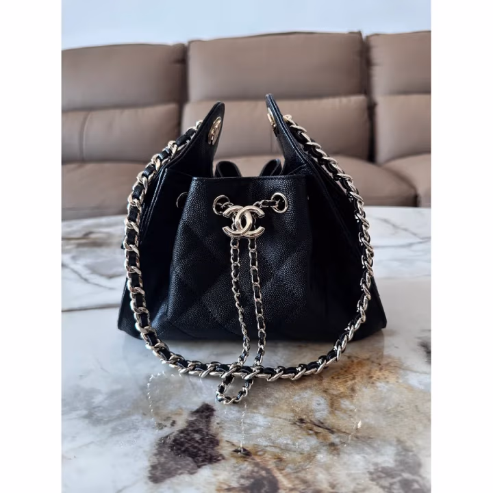 Chanel black bucket bag — ref 823762