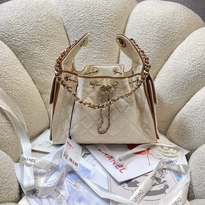 Chanel cream bucket bag — ref 819694