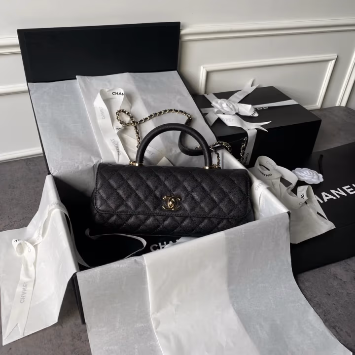 Chanel black caviar flap bag — ref 842145
