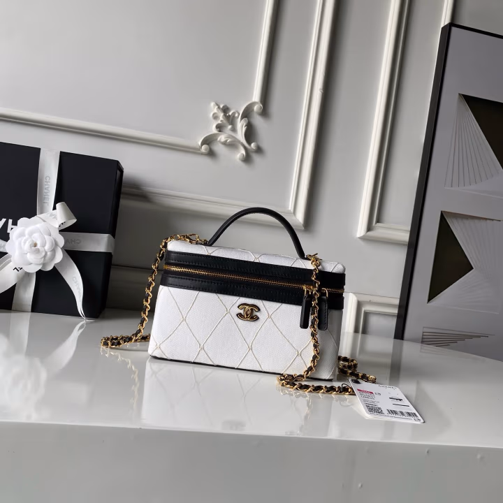 Chanel white caviar flap bag — ref 788722