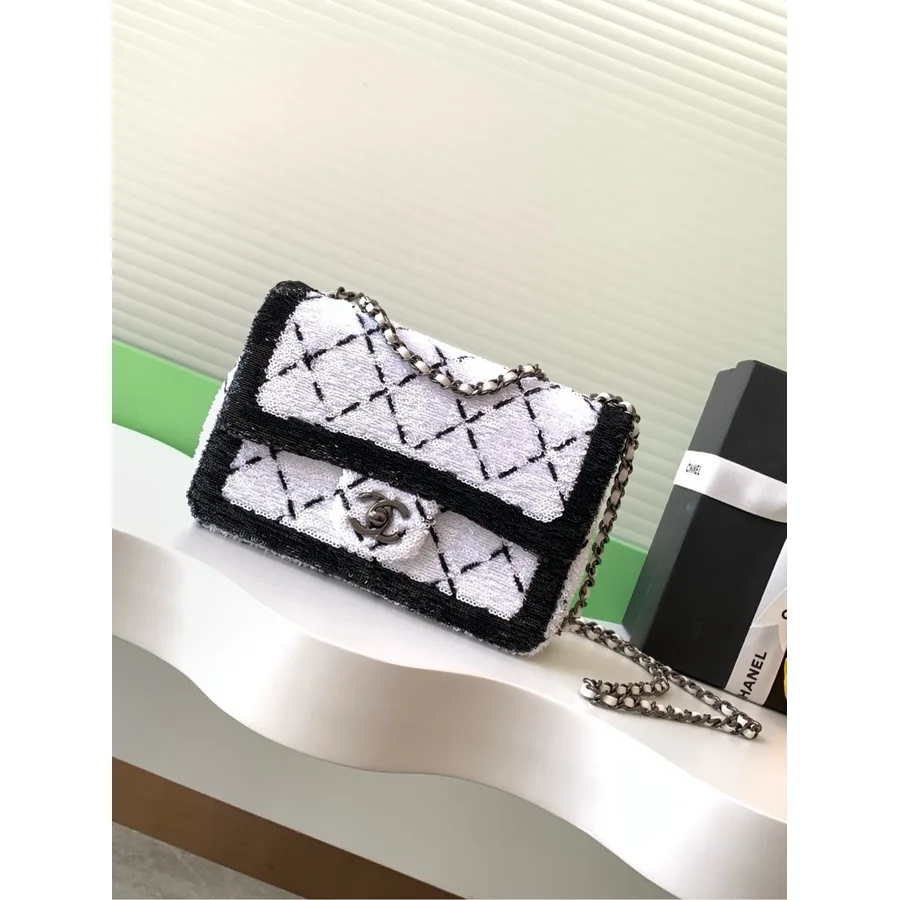 Chanel white mini bag — ref 818784