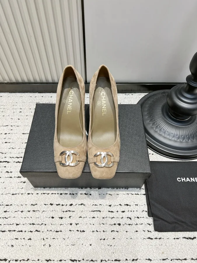Chanel caramel shoe — ref 792600