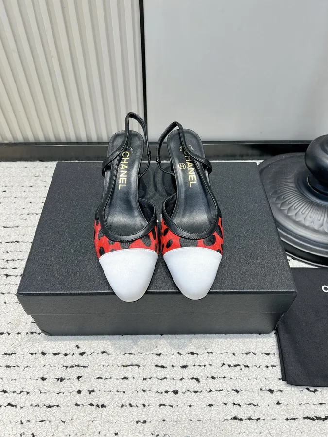 Chanel red shoe — ref 792628