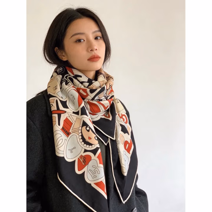 Chanel black silk scarf — ref 811686