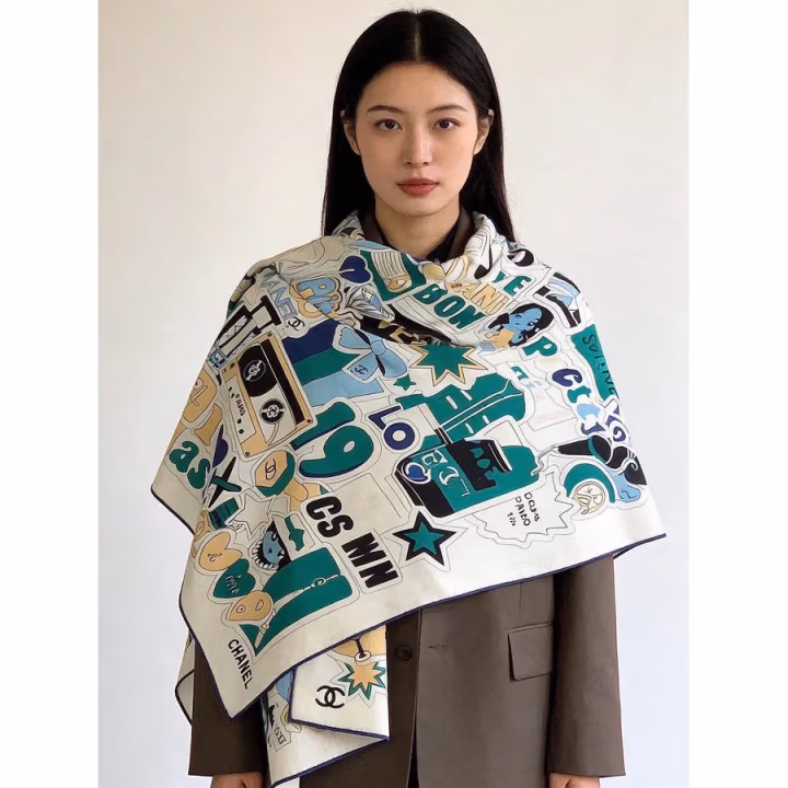 Chanel cream silk scarf — ref 811688