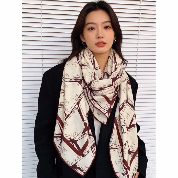Chanel cream silk scarf — ref 811727