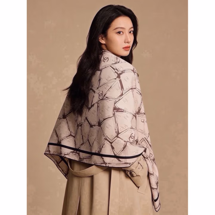 Chanel cream silk scarf — ref 811728