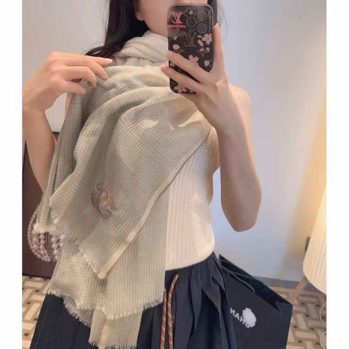 Chanel cream silk scarf — ref 845042