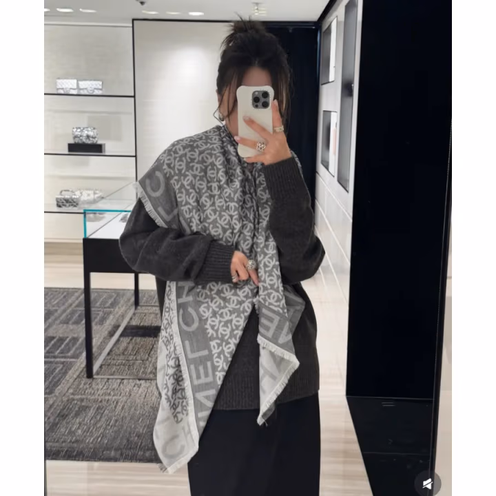 Chanel grey silk scarf — ref 845003