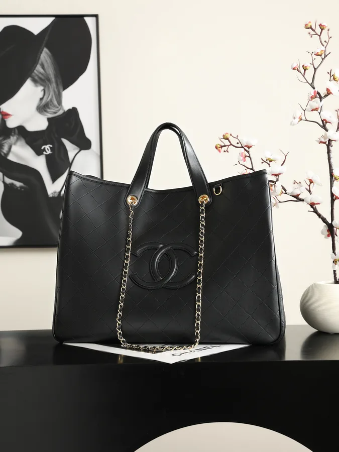 Chanel black tote bag — ref 795404