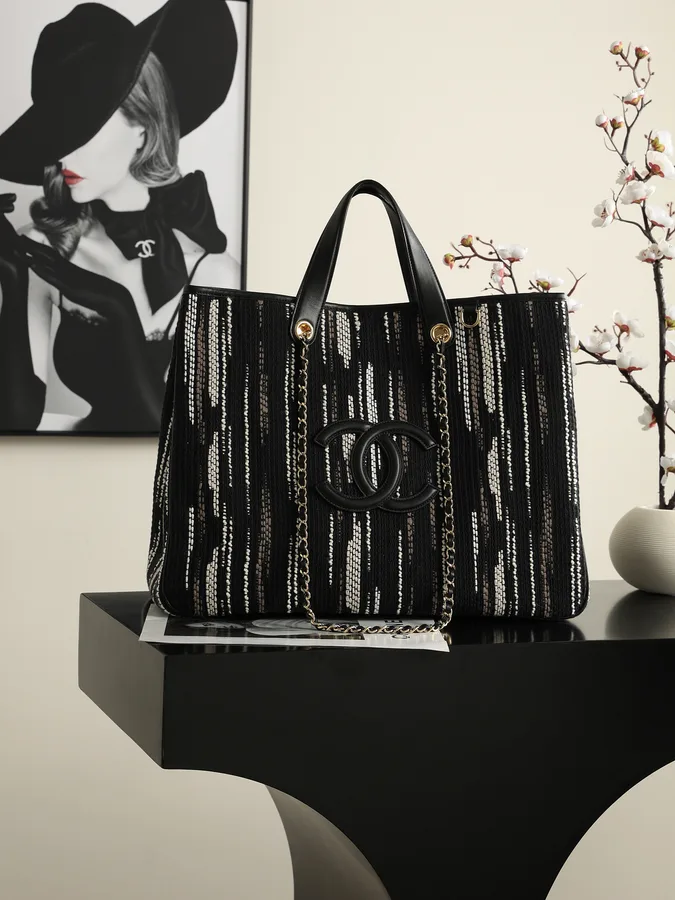 Chanel black tote bag — ref 795557