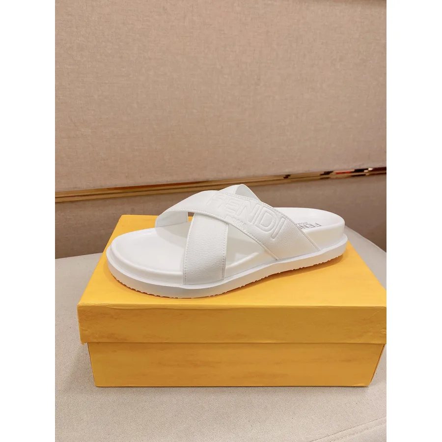 Fendi white shoe — ref 813039