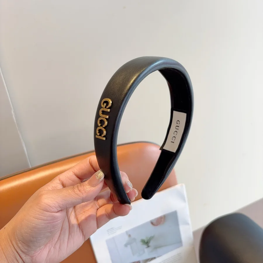 Gucci black accessory — ref 811362