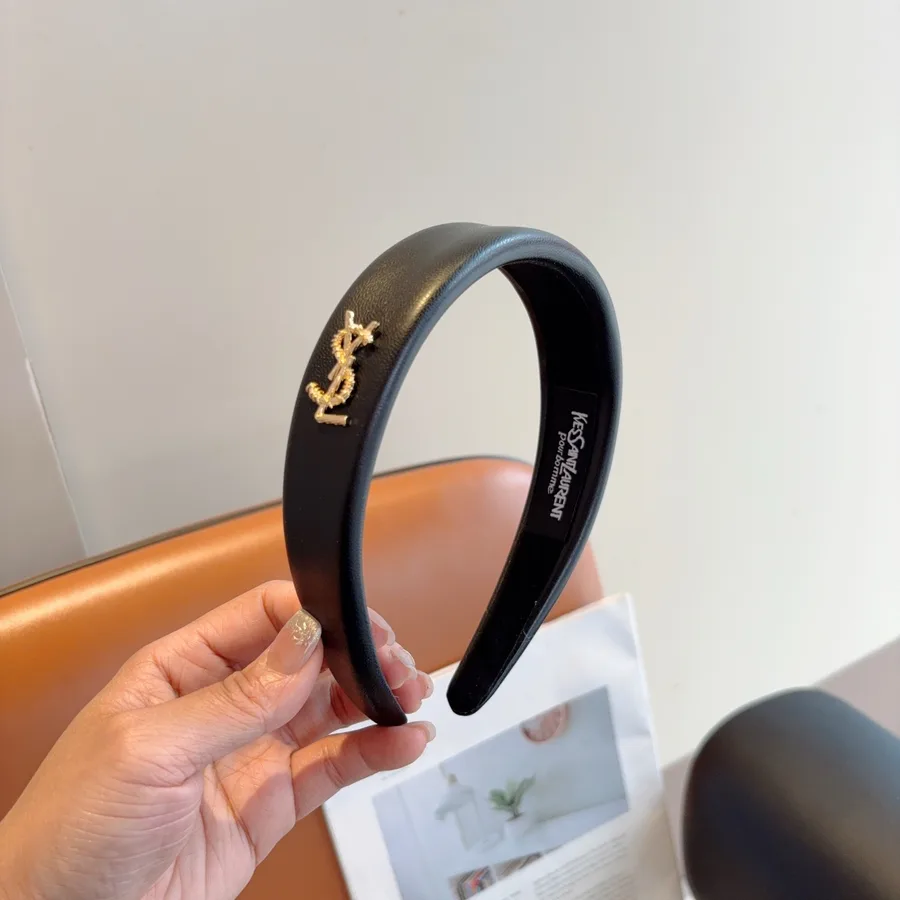 Gucci black accessory — ref 811422