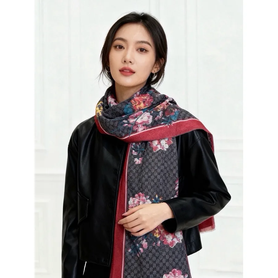 Gucci navy accessory — ref 811747