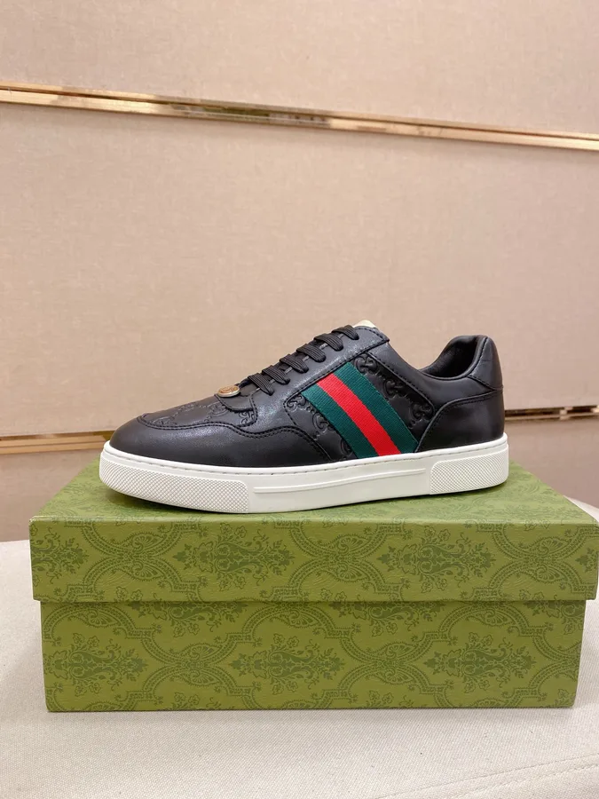 Gucci black low-top sneaker — ref 756524