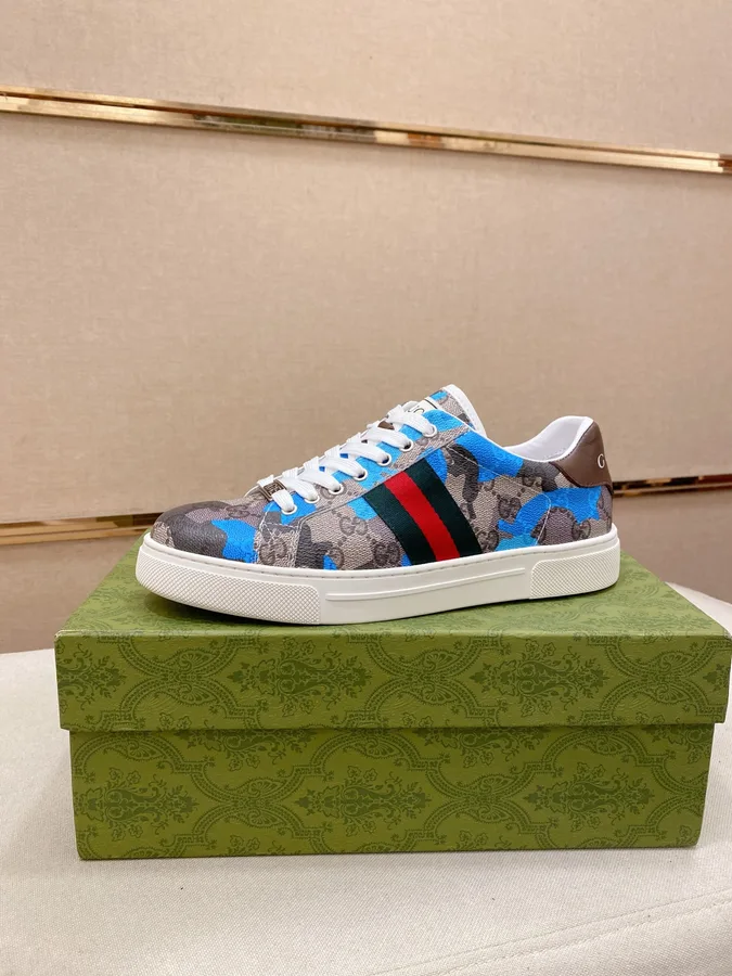 Gucci blue low-top sneaker — ref 756563